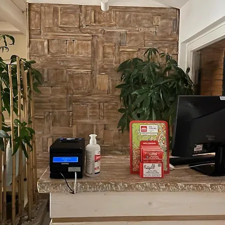 Old Stories Oda ve Kahvaltı 3*